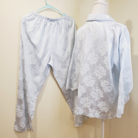 Lord and Taylor Women's Vintage light blue brocade fabric pajama set size M - Picture 6 of 9